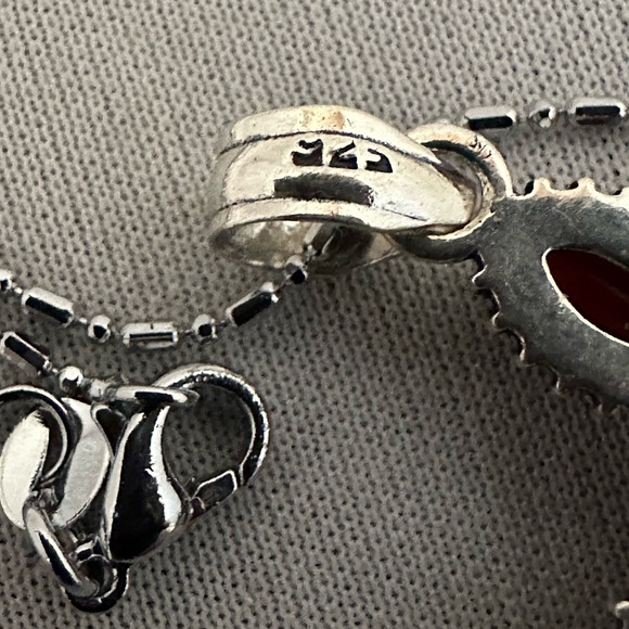 Sterling silver cross with carnelian stones - Picture 6 of 7